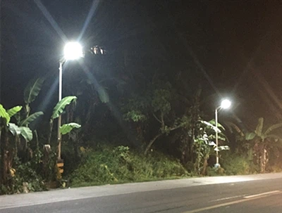 Projekti integrirane sončne ulične svetilke 8M80W